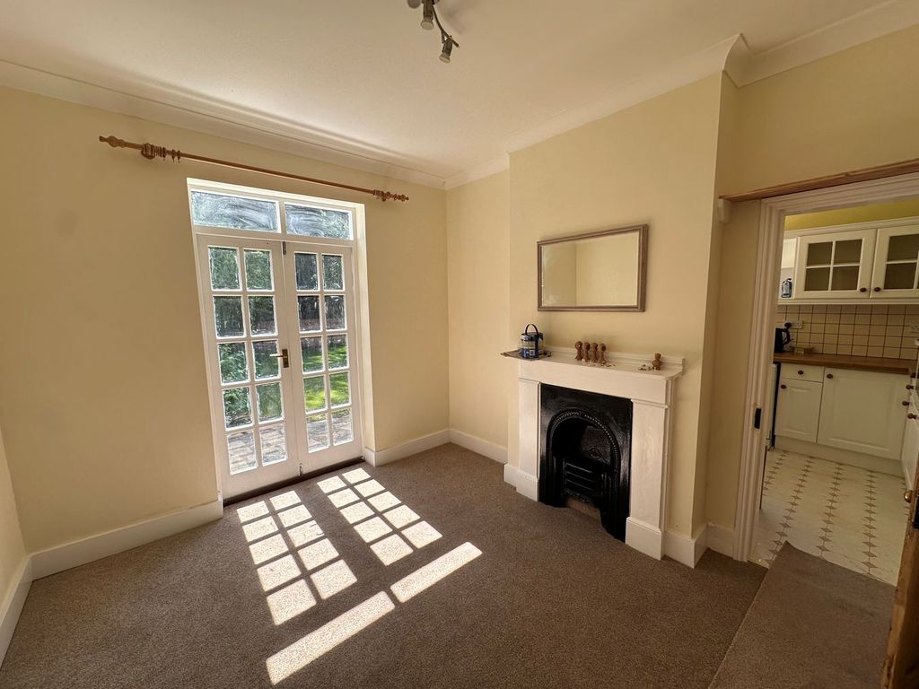 Property photo 3 of 9