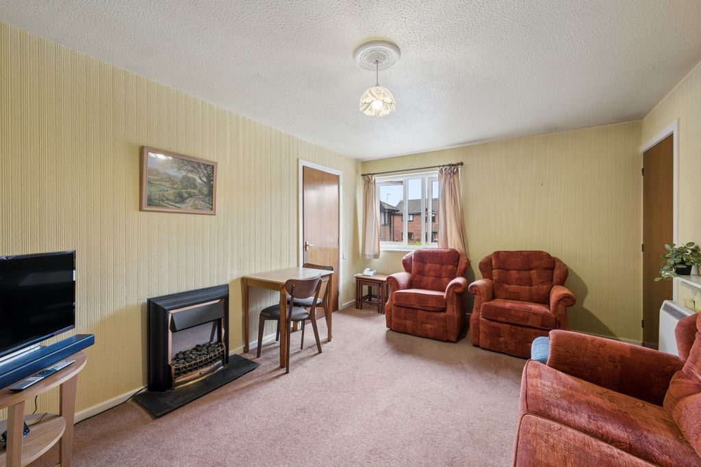 Property photo 2 of 12 5245063