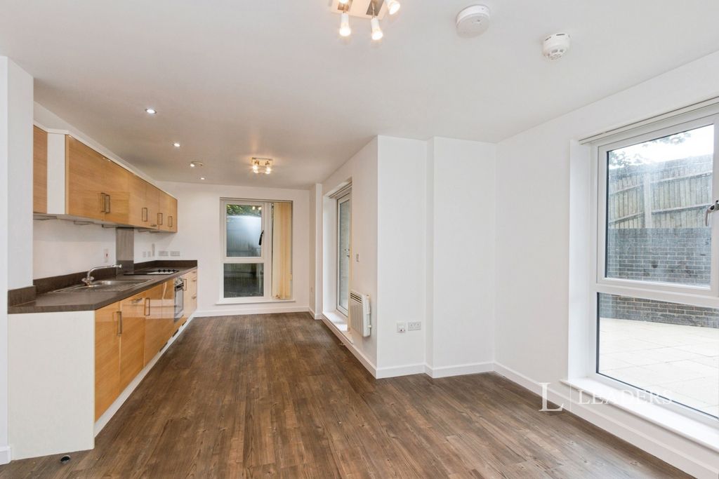 Property photo 3 of 19 Pbox-Img.Jpg