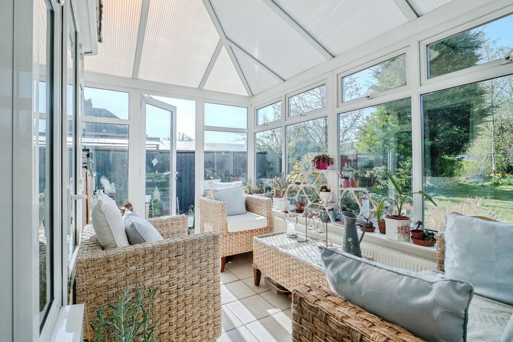 Property photo 3 of 20 Em120229