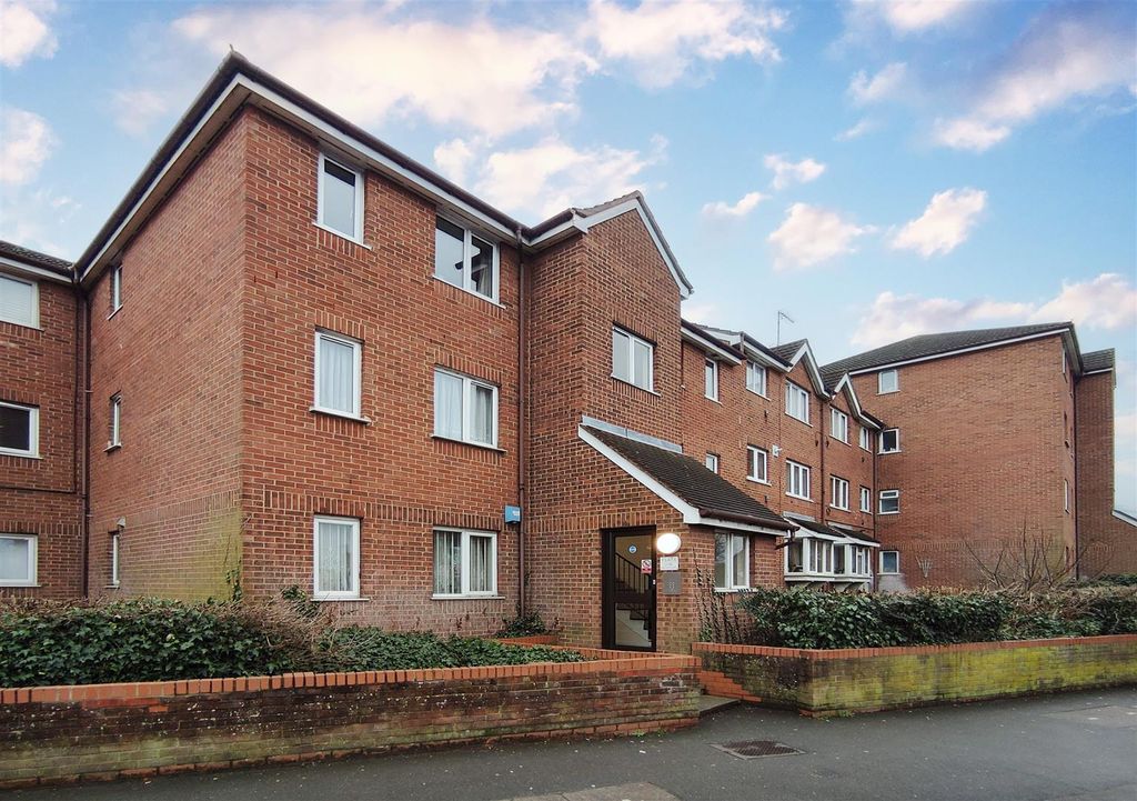 Property photo 1 of 17