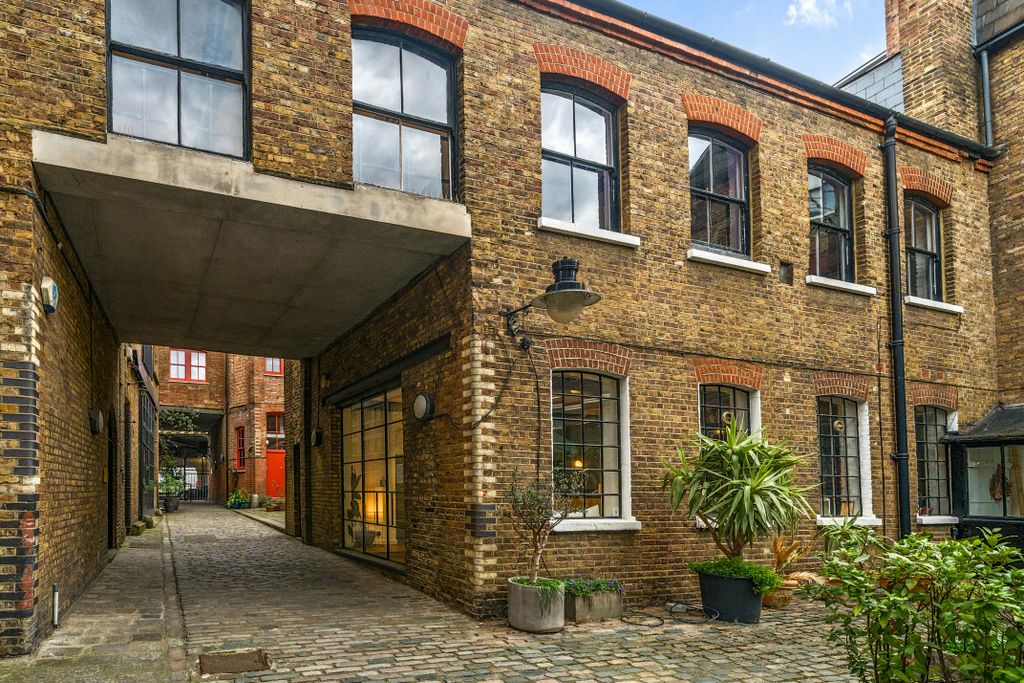 Property photo 2 of 16 1271838 1.Jpg