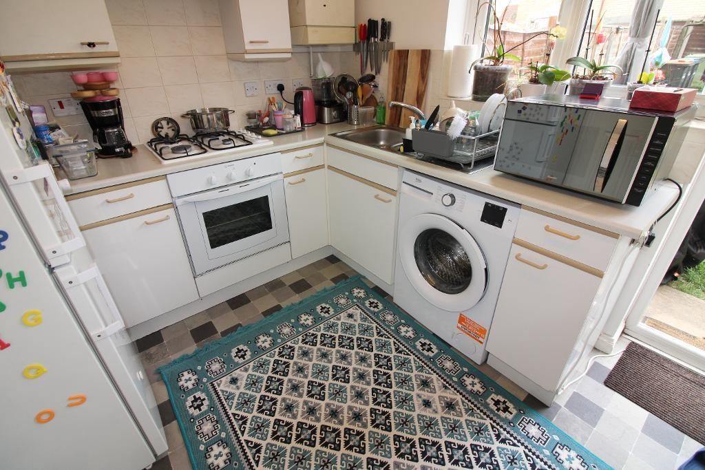 Property photo 3 of 6 Kitchen