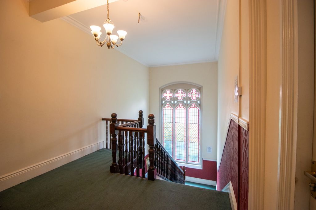 Property photo 3 of 10 Newcastle Drive Photos-5