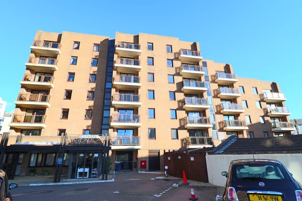 Property photo 1 of 20