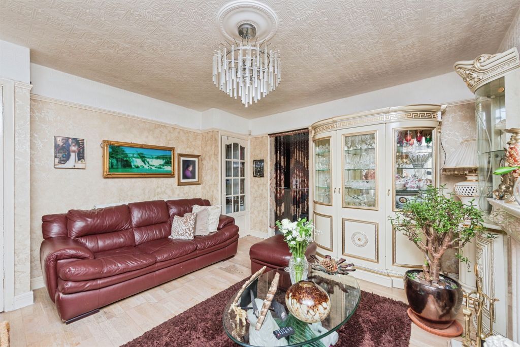 Property photo 3 of 17
