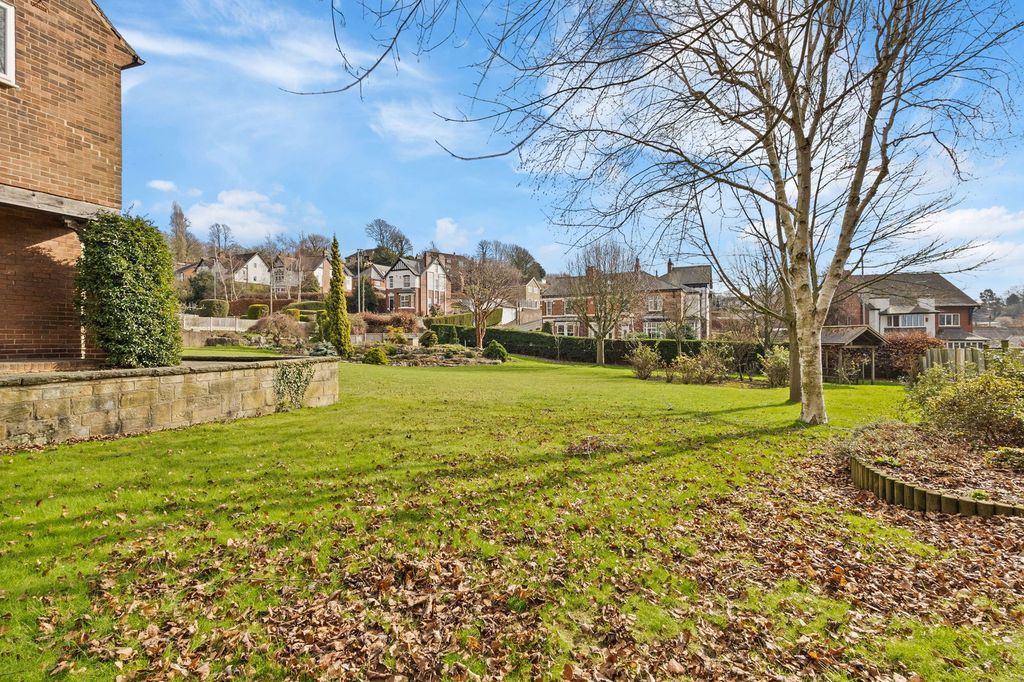 Property photo 2 of 30