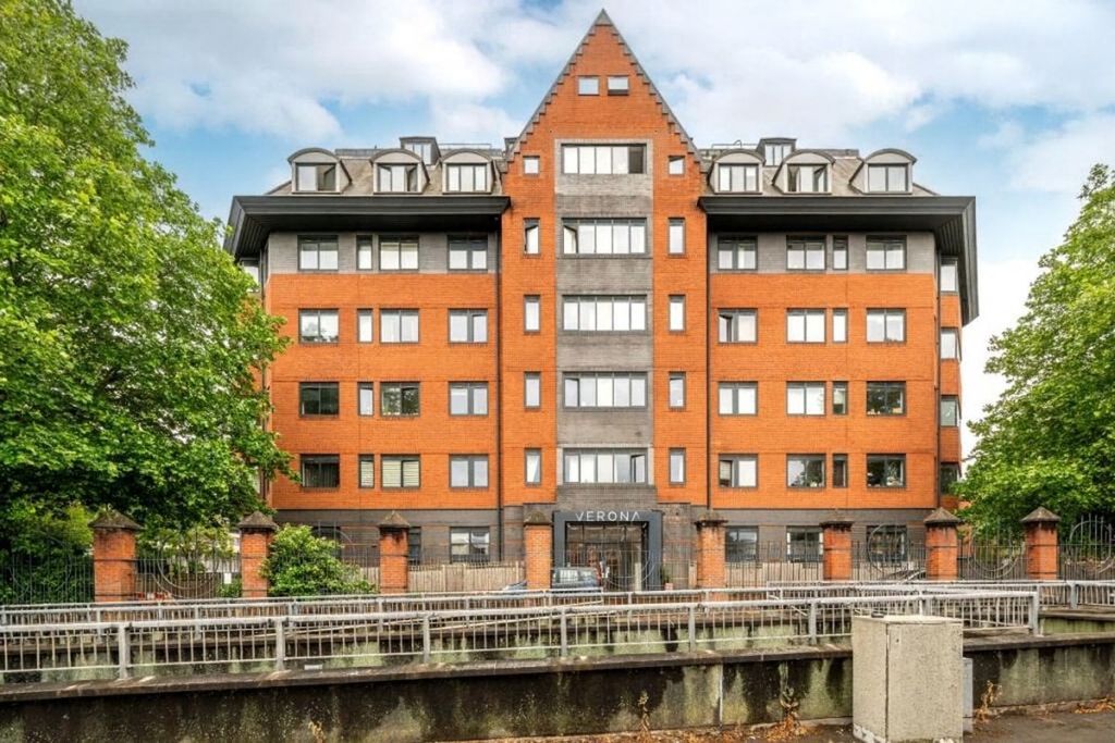 Property photo 1 of 9