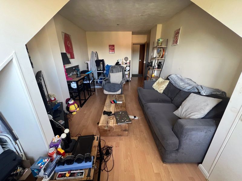 Property photo 3 of 12 Photo 8