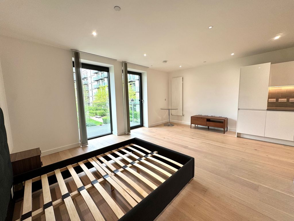 Property photo 2 of 6 Photo 4