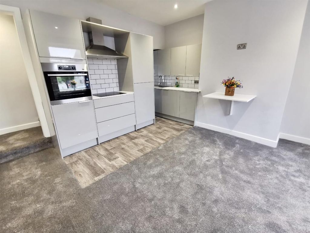 Property photo 3 of 10 Open Plan Lounge/Kitchen