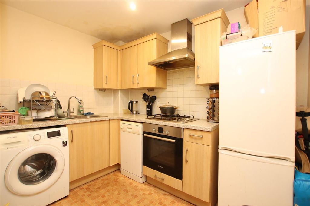 Property photo 3 of 5 33 Griffin Kitchen.Jpg