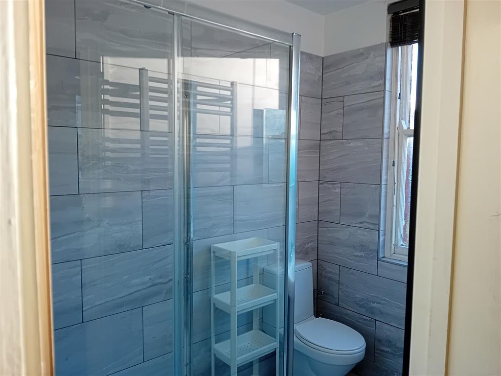 Property photo 2 of 5 Bathroom