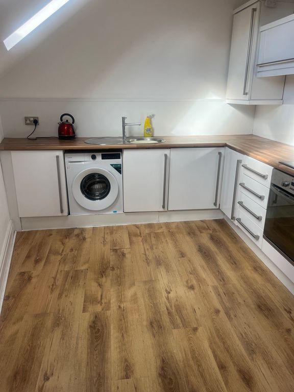 Property photo 1 of 10 Kitchen