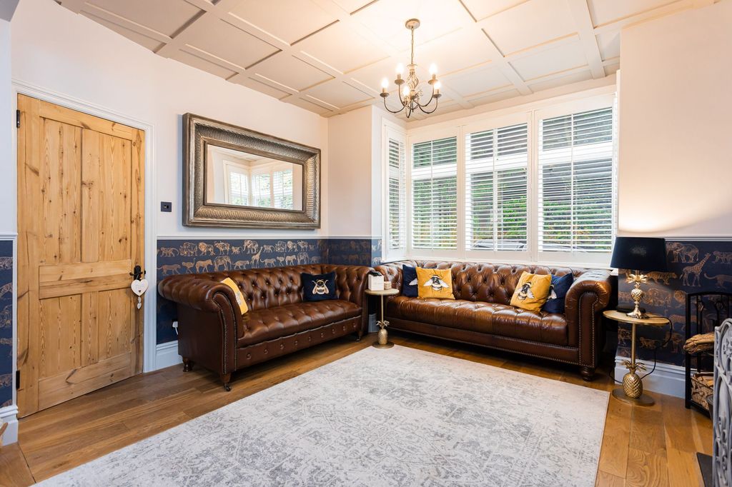 Property photo 2 of 35