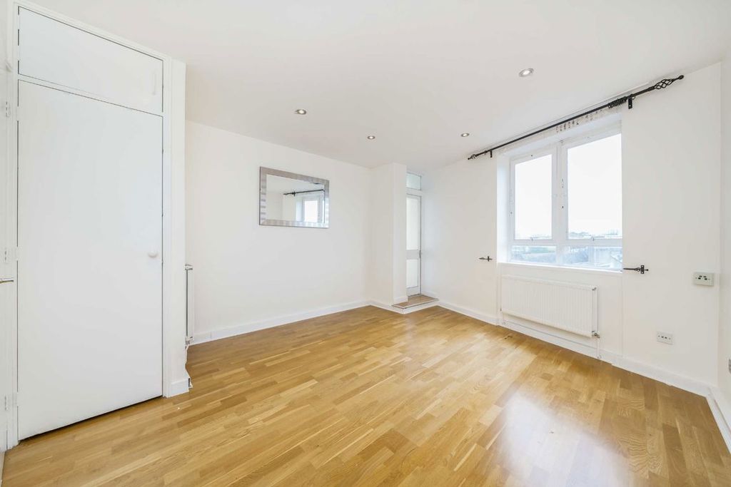 Property photo 2 of 3