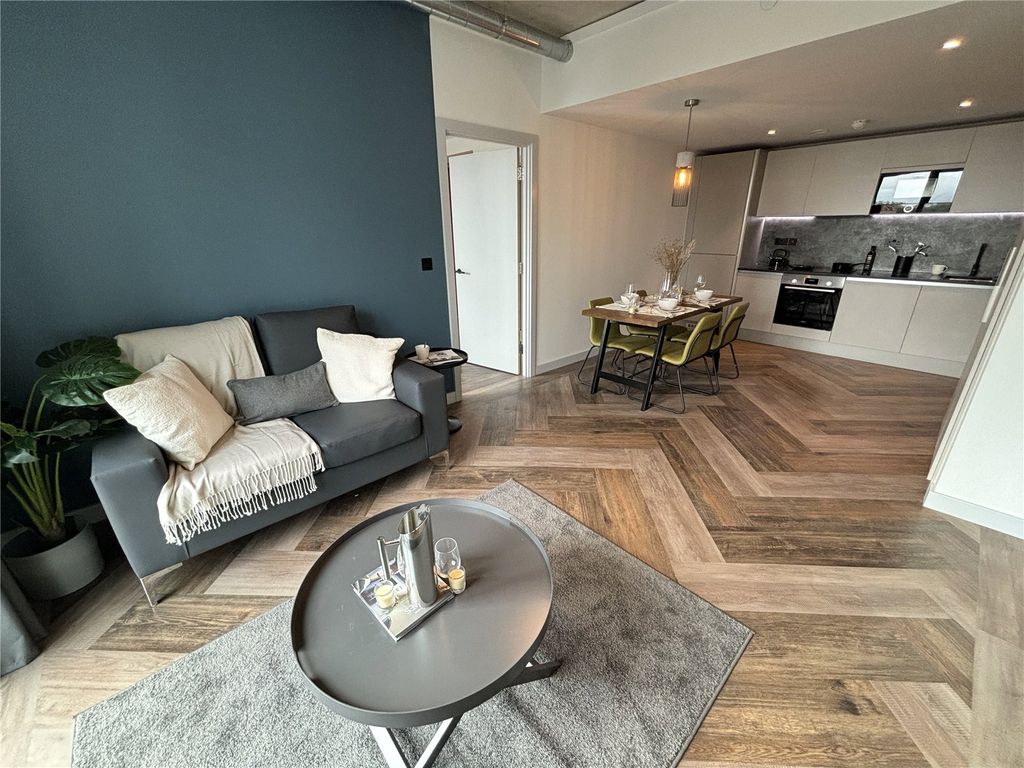 Property photo 1 of 17 2 Bedroom Apartment For Sale