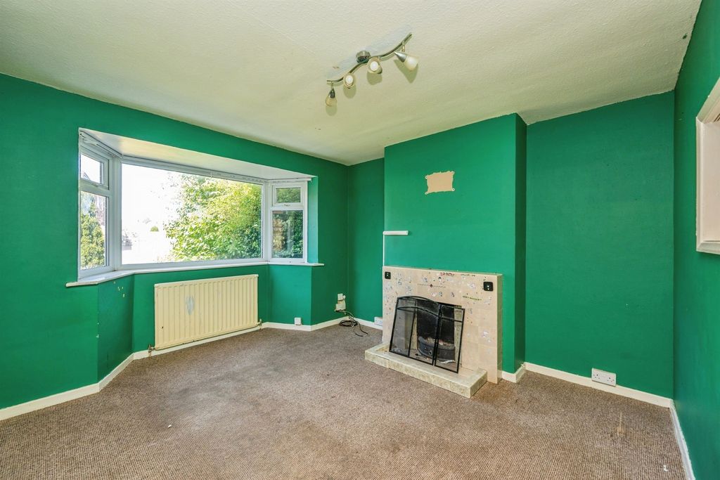 Property photo 2 of 11