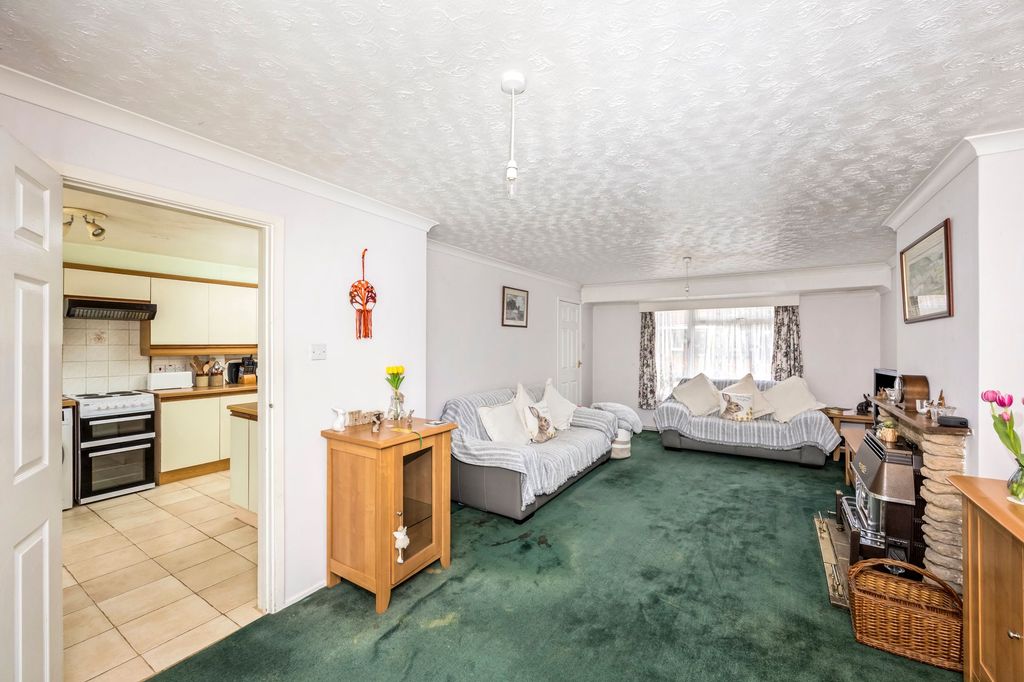 Property photo 2 of 14