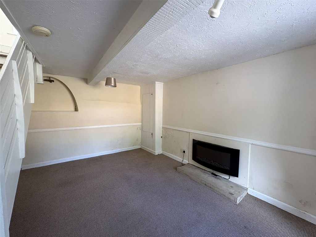 Property photo 3 of 6 Picture No. 02