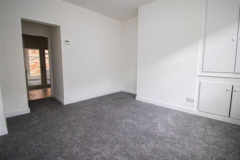 Property photo 2 of 10 Reception