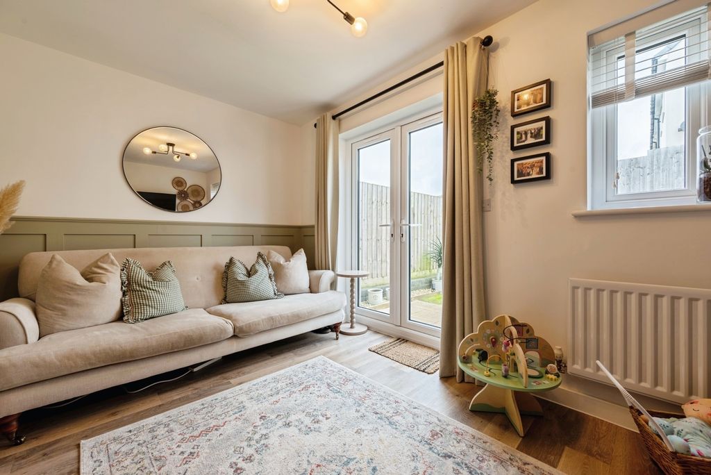 Property photo 2 of 19 Pbox-Img.Jpg