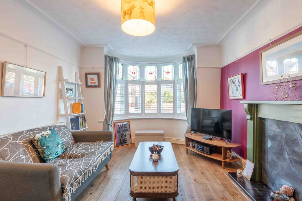 Property photo 2 of 13