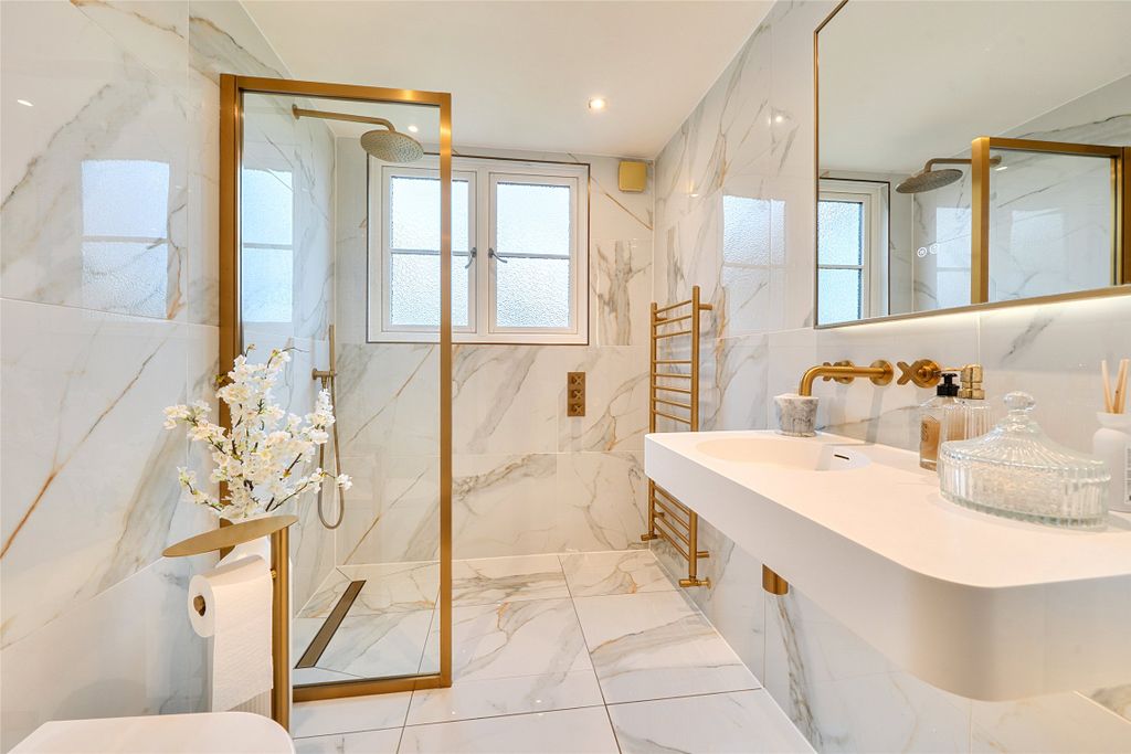 Property photo 2 of 13 Picture No. 12