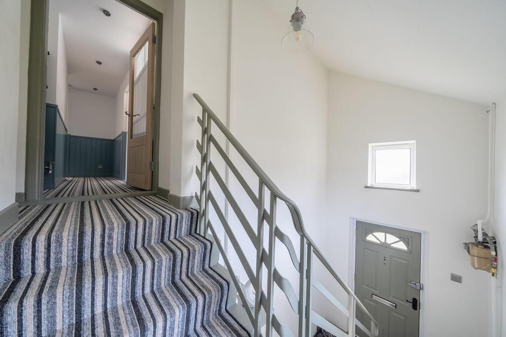 Property photo 2 of 11 Stairway.Jpeg