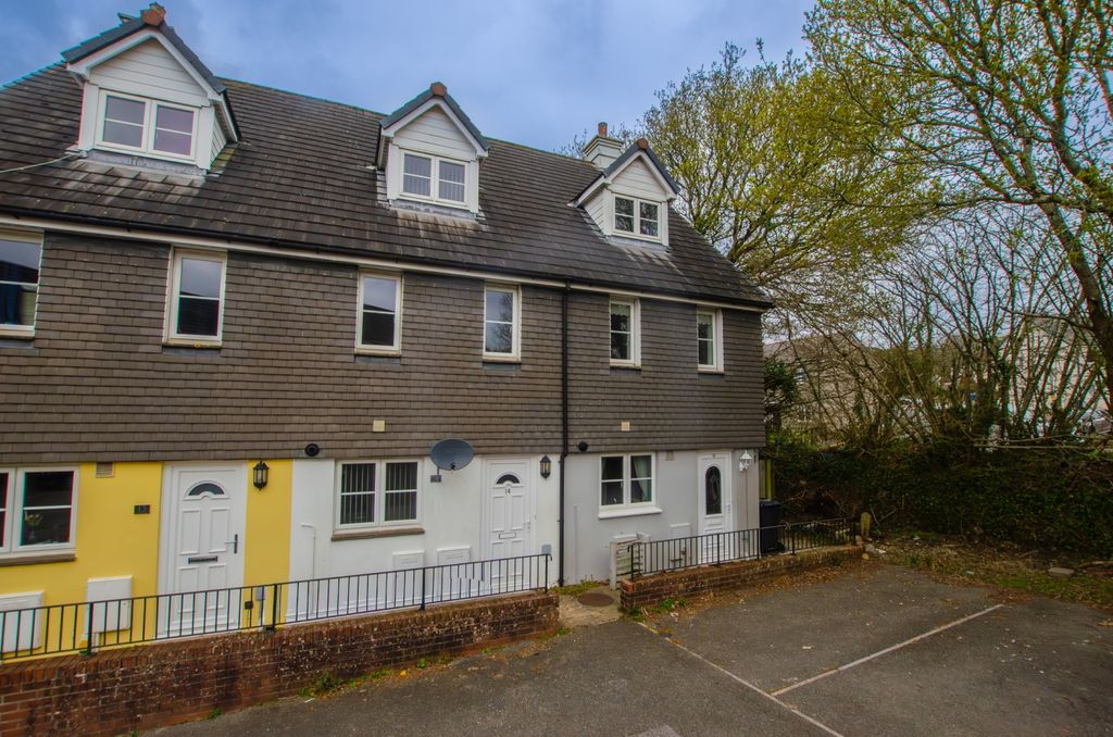 Property photo 1 of 13 14 Tryelyn Tps 01208 74182
