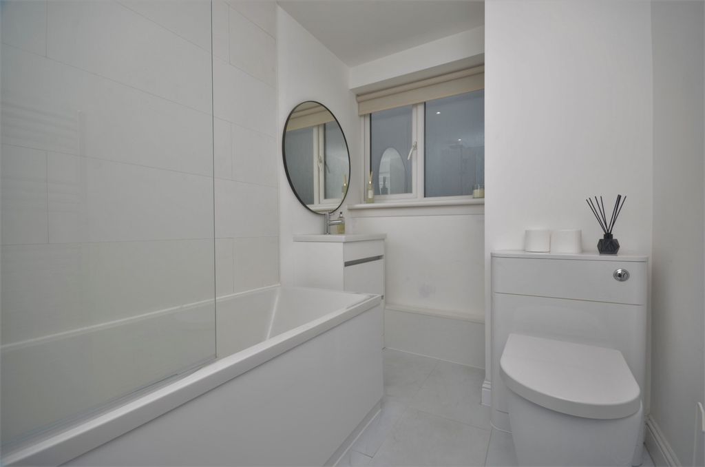 Additional image 5 of 2 bed flat to rentSt Andrews Brae, Dumbarton, Wdc G82