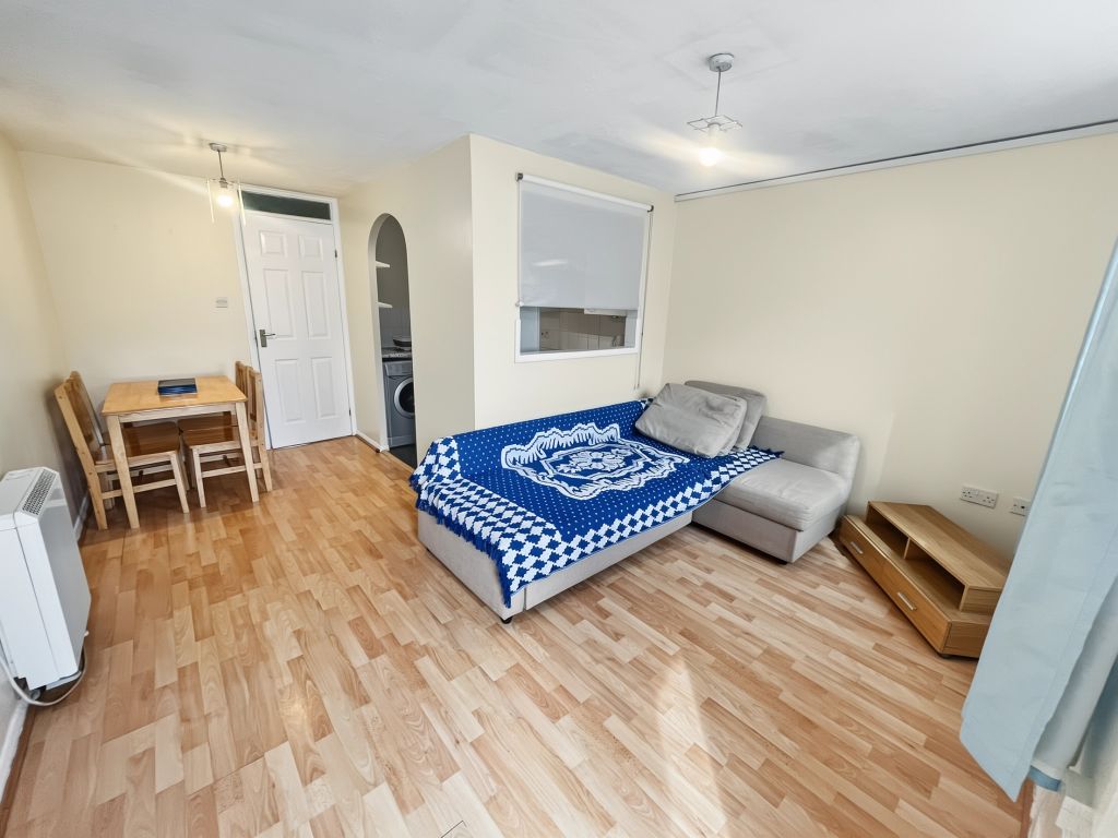 Property photo 3 of 6
