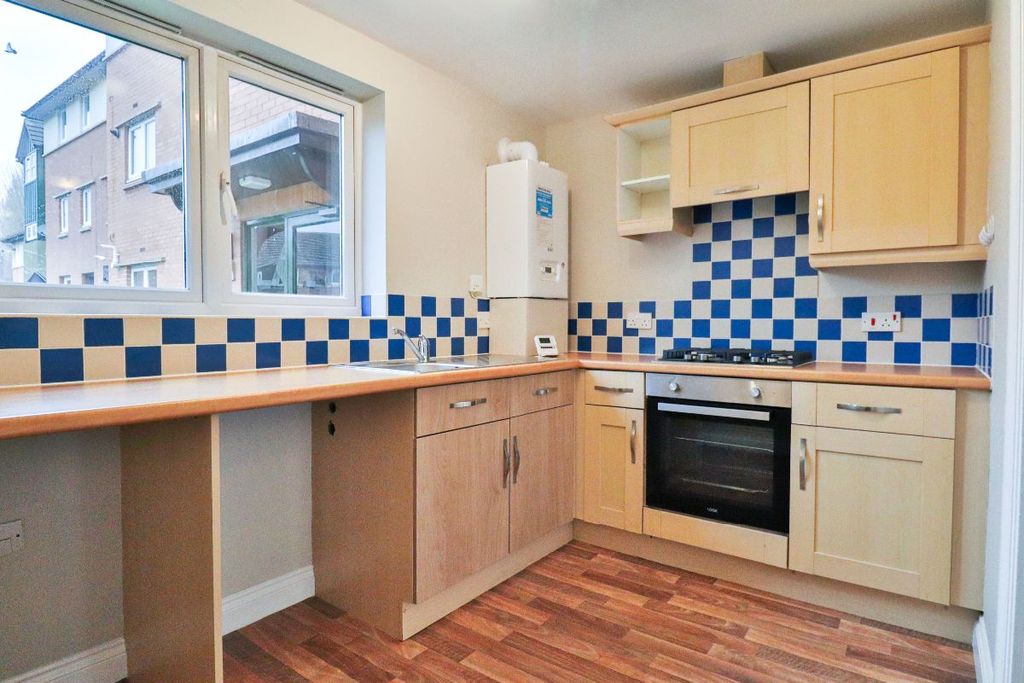 Property photo 2 of 5 Kitchen