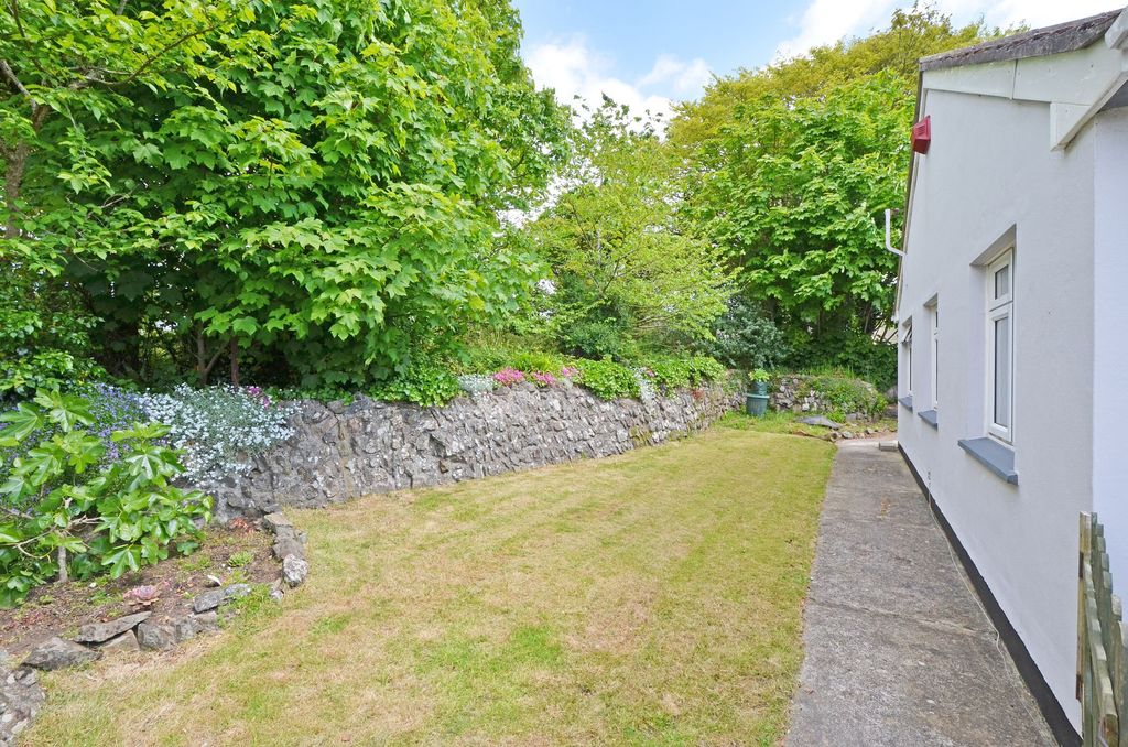 Property photo 2 of 24