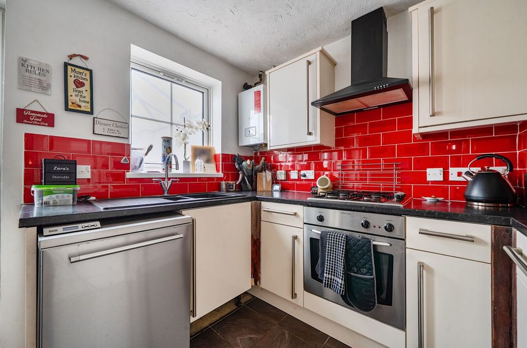 Property photo 2 of 19