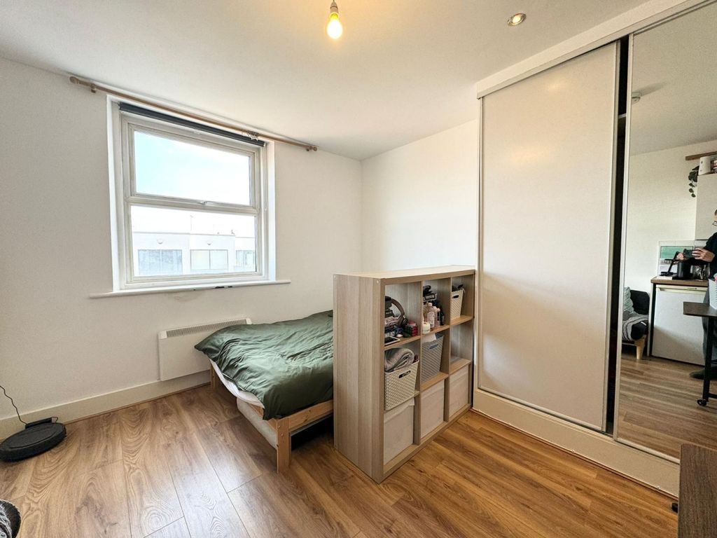 Property photo 3 of 7