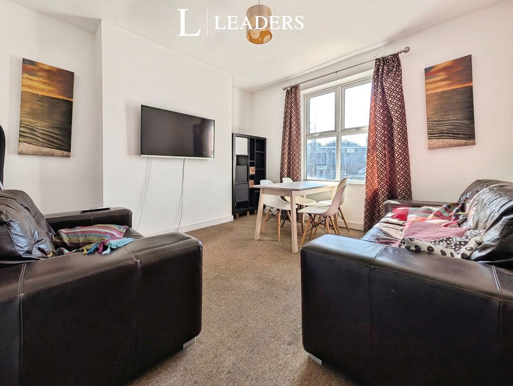 Property photo 2 of 15 Pbox-Img.Jpg