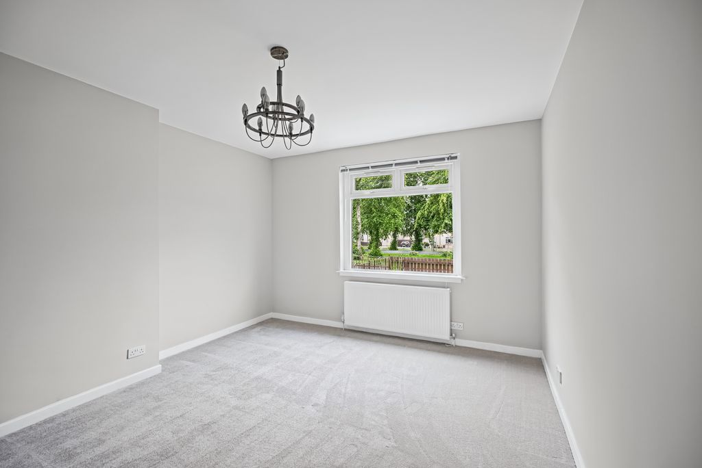 Property photo 2 of 37