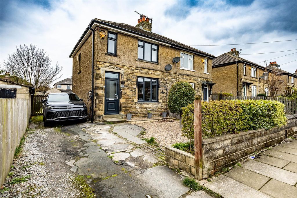 Property photo 1 of 20 34Eaqueens-010426-18.Jpg