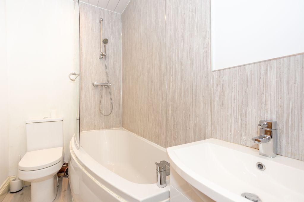 Additional image 4 of 2 bed flat for saleBalmoral Road, Dumfries DG1