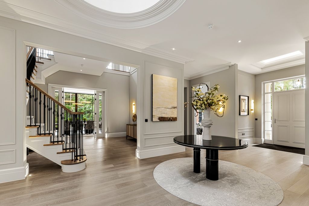 Property photo 3 of 27