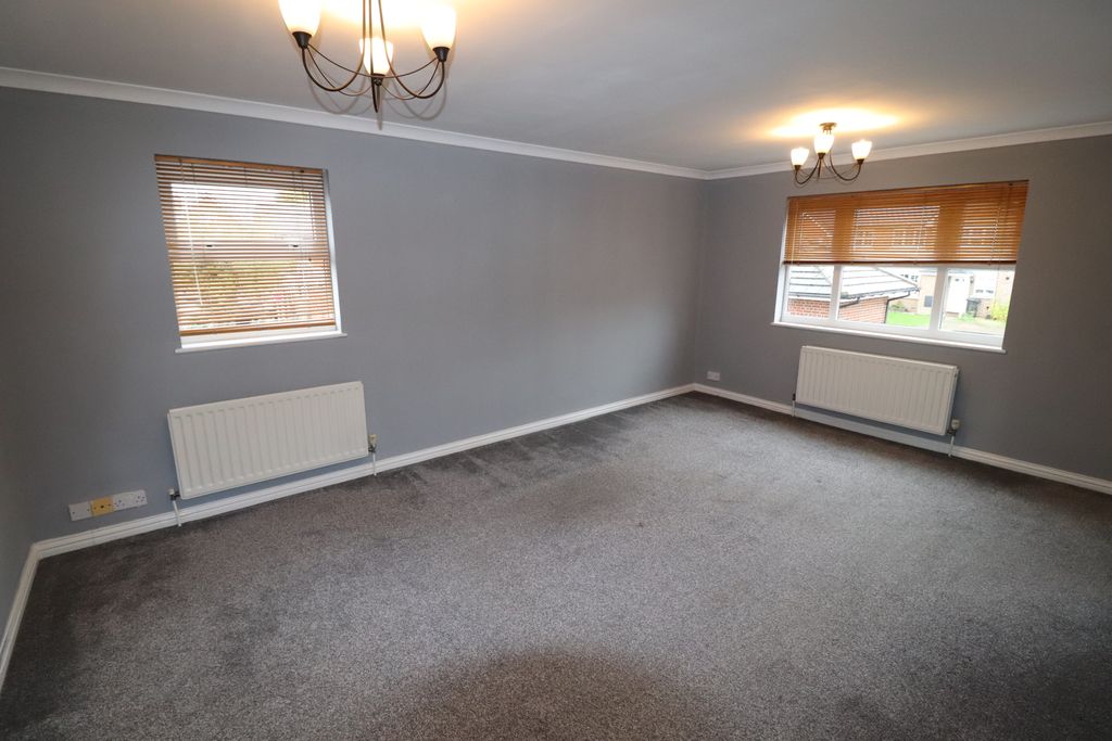 Property photo 3 of 7 Living Room