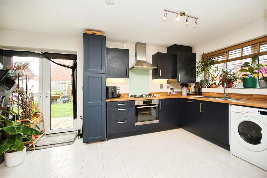 Property photo 2 of 16 Pbox-Img.Jpg