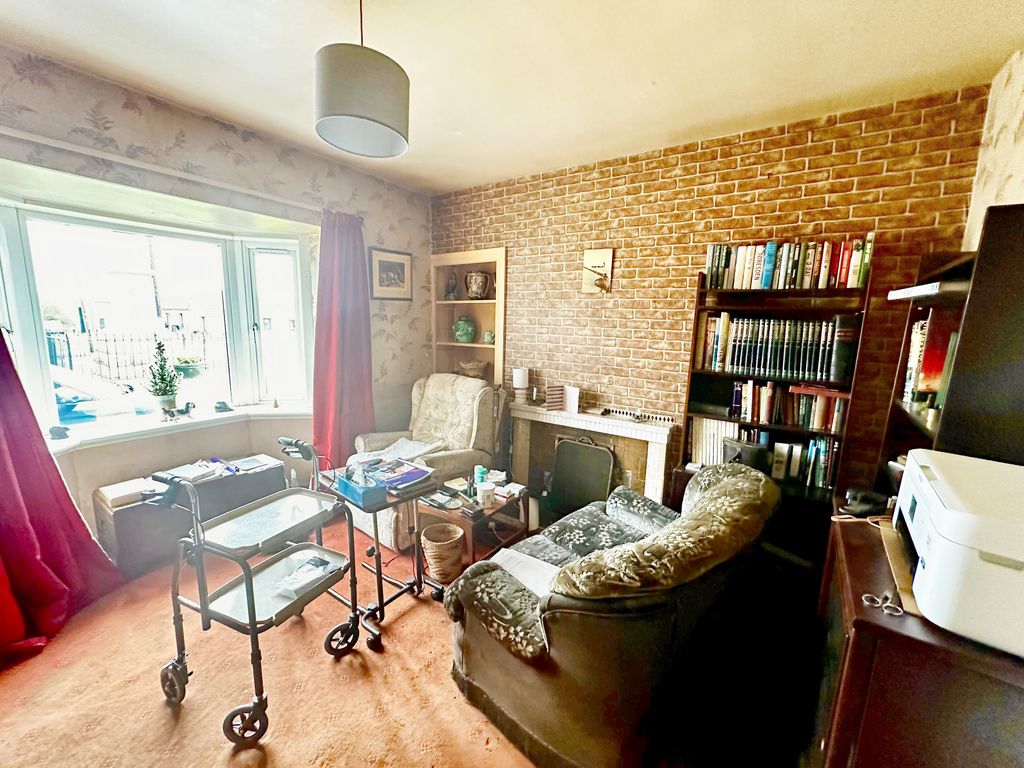 Property photo 2 of 11