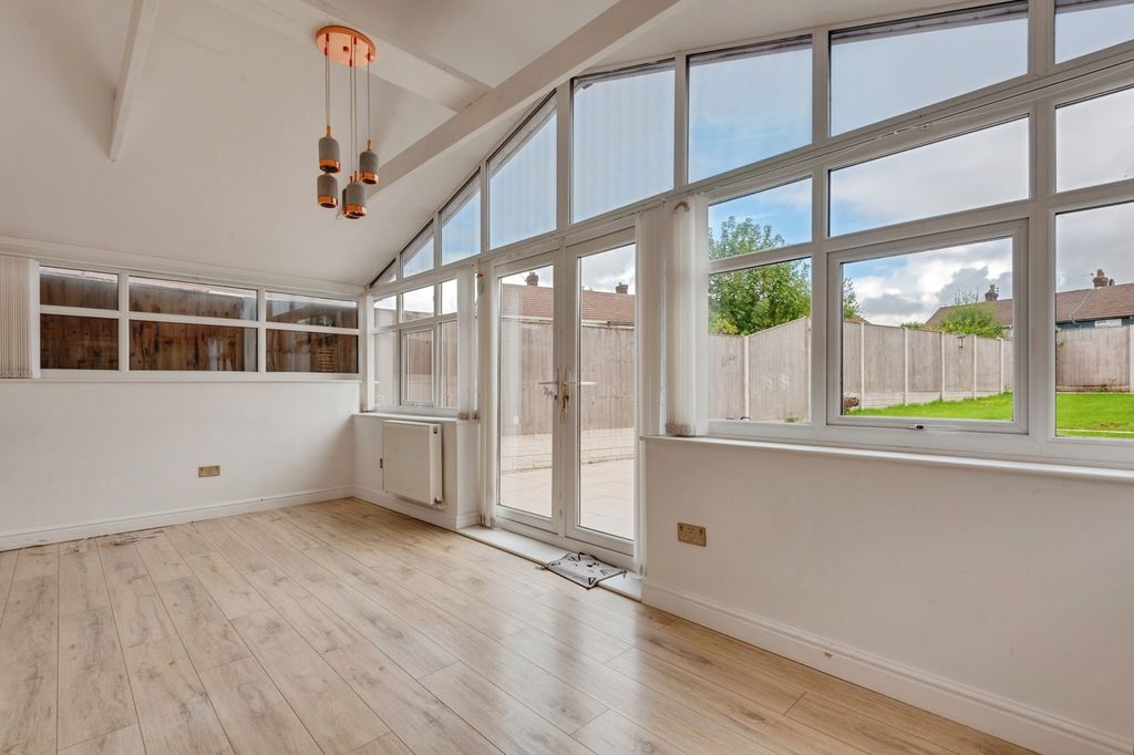 Property photo 2 of 21 Pbox-Img.Jpg