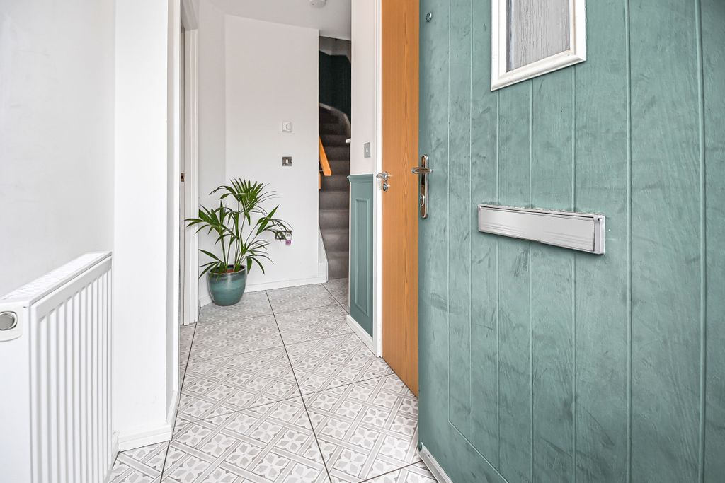 Property photo 3 of 44