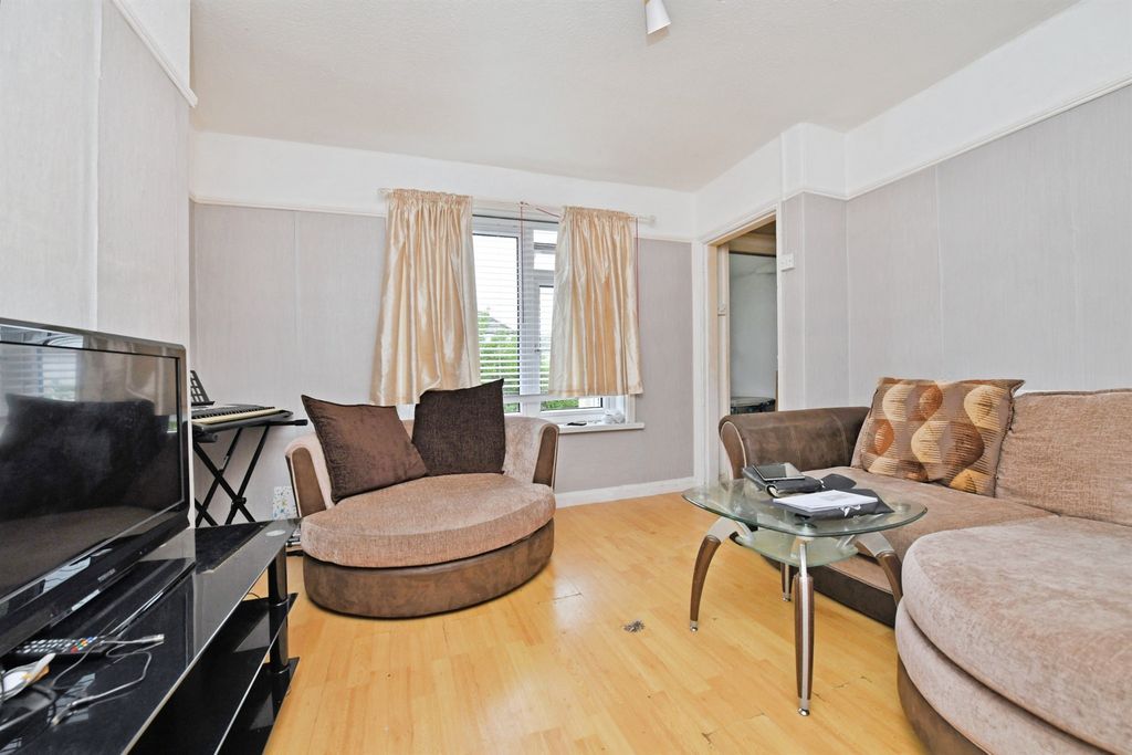 Property photo 2 of 16