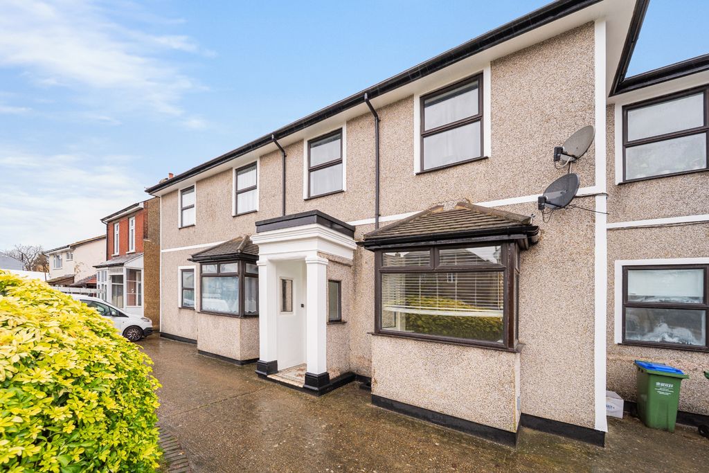 Property photo 1 of 8 Photo 15