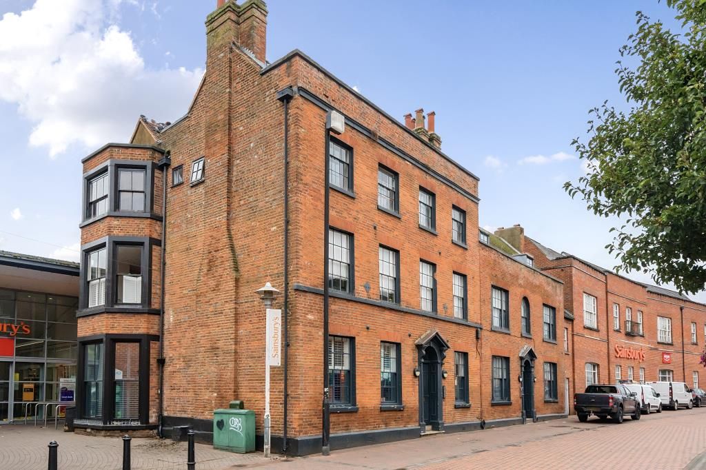 Property photo 1 of 12 External