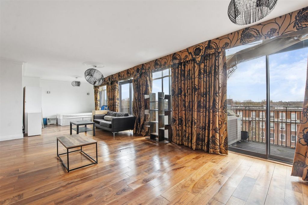 Property photo 1 of 16 13-5E05Gcpmsc - 71 Park Lorne - Reception 3 -Origi